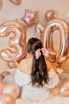 30 Years Photoshoot, 30s Photoshoot Ideas, 30 Birthday Photo Shoot, 30 Photoshoot 30th Birthday, 30th Birthday Ideas For Women Photoshoot, 25th Birthday Ideas For Her, 30th Birthday Ideas For Women, Happy 29th Birthday, Birthday Cake Decorating Ideas