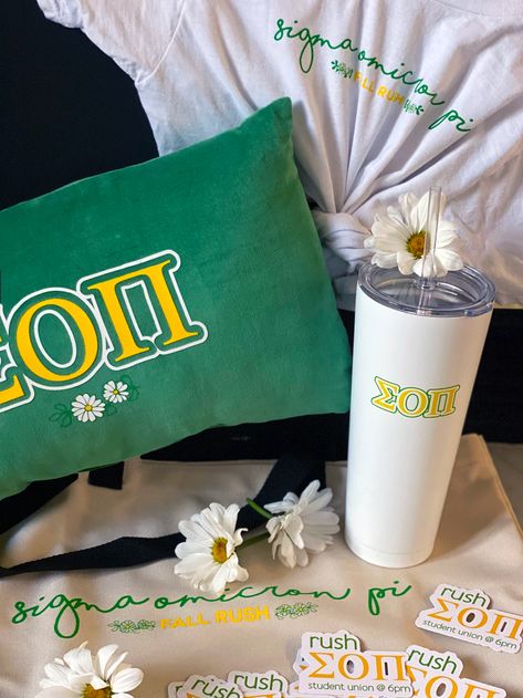 Personalized Rush Week Must-Haves for Your Sorority Sorority Cricut Projects, Little Gifts Sorority, College Memories, Rush Week, Sorority Names, Sorority Rush, Sorority Recruitment, Reusable Bottle, Sorority Gifts