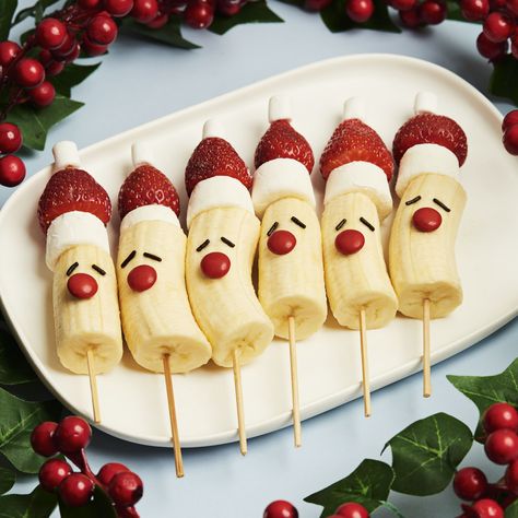 Nz Christmas Food, Cute Christmas Fruit Ideas, Kids Christmas Fruit, Santa Bananas, Christmas Food Platters, Christmas Fruit Ideas, Banana Santa, Banana Christmas, Christmas Banana