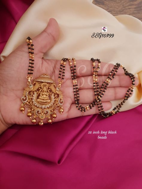 Laxmi Mangalsutra Designs, Nalla Pusalu Designs Latest Short, Mangalsutra Designs Gold, Pretty Gold Necklaces, Wedding Jewelry Sets Bridal Jewellery, Neck Pieces Jewelry, Gold Bangles For Women, Black Beads Mangalsutra Design, New Gold Jewellery Designs