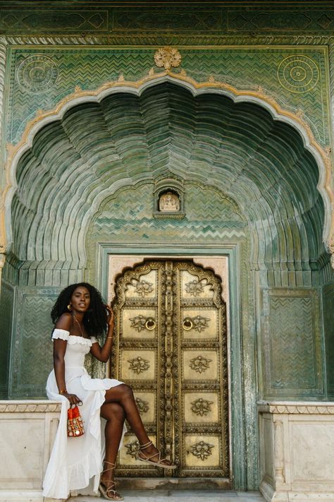 Visit Africa, Stone Town, Muslim Countries, Havana Nights, Art Africain, Dream Travel Destinations, Black Travel, Foto Inspiration, Beautiful Places To Travel