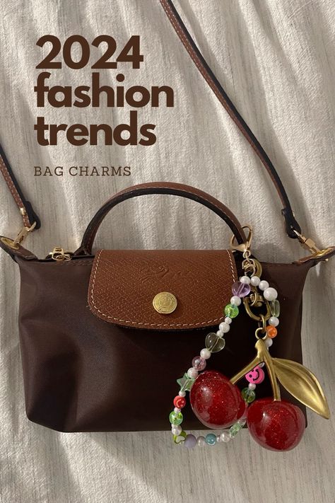 Bag Charm Trend 2024, Smile Makeup, Trend 2024, Bag Charms, Instagram Model, Fall Fashion Trends, Beauty Art, Fall 2024, Insta Fashion