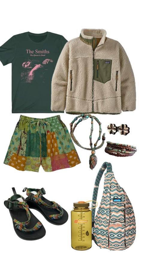 Hipster Camping Outfit, Boho Outdoorsy Style, Emo Granola Aesthetic, Camping Core Outfits, Crunchy Aesthetic Outfit, Granola Fashion Summer, Hiking Sandals Outfit, Squash Outfit, Earthy Fashion Aesthetic