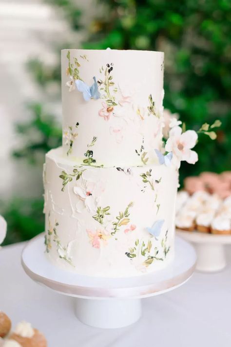 Darlington House, Garden Wedding Cake, Majlis Perkahwinan, Cake With Flowers, Floral Wedding Cake, Dream Wedding Cake, Wedding Dress Store, Garden Party Wedding, Wedding Cake Inspiration