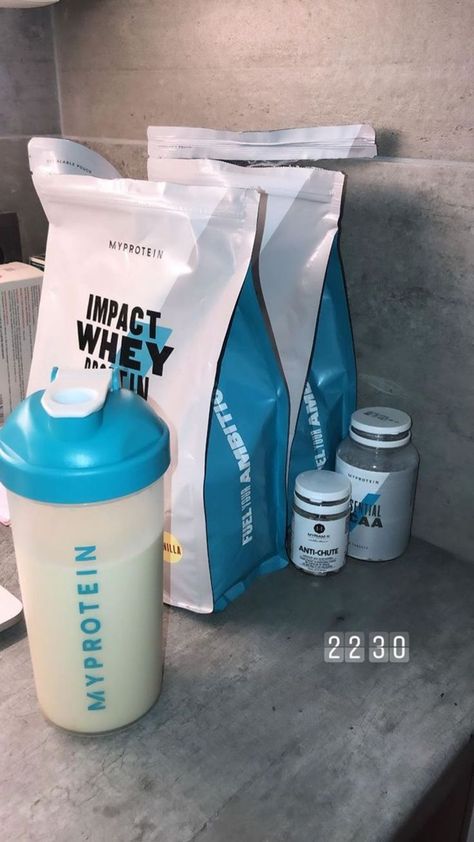 Protein Shake Aesthetic Gym, Gym Supplements Aesthetic, Gym Pre Workout, Supplements Aesthetic, Workout In The Morning, Gym Products, Gym Supplements, Fitness Vision Board, Bios Para Instagram