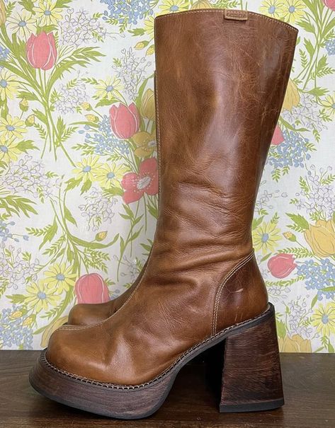 Brown Go Go Boots, 70s Brown Boots, Brown 70s Boots, Gogo Boots Outfit, Destroy Boots, Groovy Shoes, 70s Boots, 70s Shoes, Hippie Boots