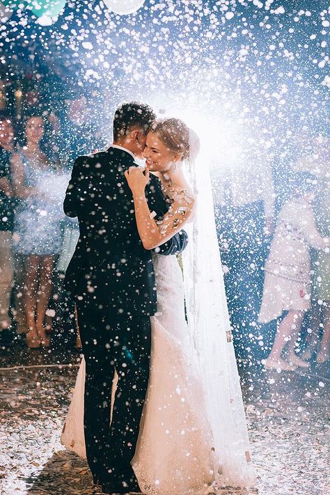 Romantic Dance, Frugal Wedding, Money Tree, Wedding Photography Styles, Wedding Winter, Wedding Entertainment, Wedding Confetti, Wedding Songs, Wedding Dj