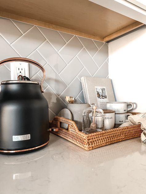 Kettle Area In Kitchen, Kitchen Tea Set Up, Tea Tray Display Coffee Stations, Kettle Station Kitchen, Kitchen Counter Tea Station, Counter Tea Station, Tea Counter Station, Kitchen Tea Station Ideas, Electric Tea Kettle Station