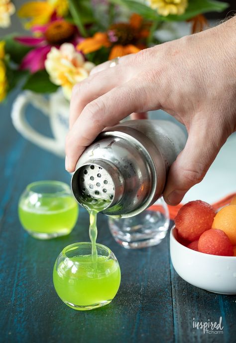 Sip on Sunshine with Melon Ball Shots! A tropical delight made with vodka, melon liqueur, and pineapple juice – the perfect party starter! Learn how to make a melon ball shot with this easy recipe. #MelonBallShots #CocktailRecipes #PartyStarters #alcohol Vodka Melon, Melon Liqueur, Party Starters, 2024 Halloween, Shot Recipes, Pineapple Juice, Drink Recipes, Perfect Party, Liqueur