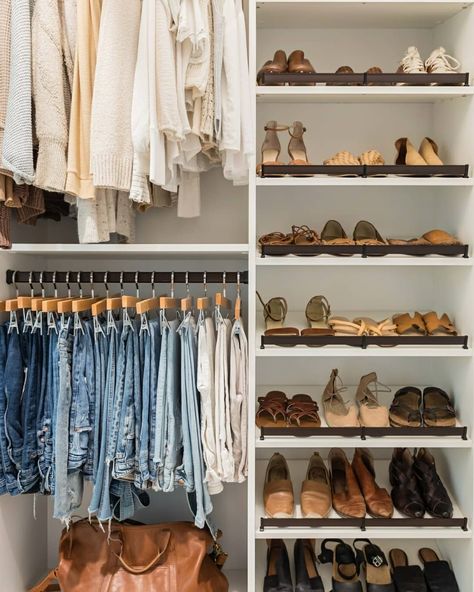 California Closets on Instagram: “@puresaltinteriors took our custom closet design up a notch with @simplyseasideorganizing's color-coded wardrobe strategy complete with…” Organizar Closet, Custom Closet Design, Armoire Dressing, Closet Systems, House Organisation, College Organization, Closet Renovation, California Closets, Closet Remodel