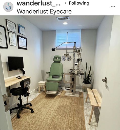 Optometrist Office, Doctor Office Design, Eyewear Store Design, Consulting Room, Optometry Office, Room Color Combination, Doctors Office Decor, Eye Clinic, Medical Office Decor