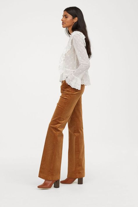 Camel Pants Outfit, Corduroy Pants Outfit, Camel Pants, Corduroy Pants Women, Pants Corduroy, Leg Pants Outfit, Pant Trends, Winter Outfits For Work, Corduroy Pants