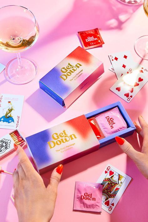 Get Down Condoms – Packaging Of The World Visuell Identitet, Branding Design Packaging, 카드 디자인, Box Packaging Design, Pink Box, Packing Design, Web Banner Design, Beauty Packaging, Creative Packaging Design