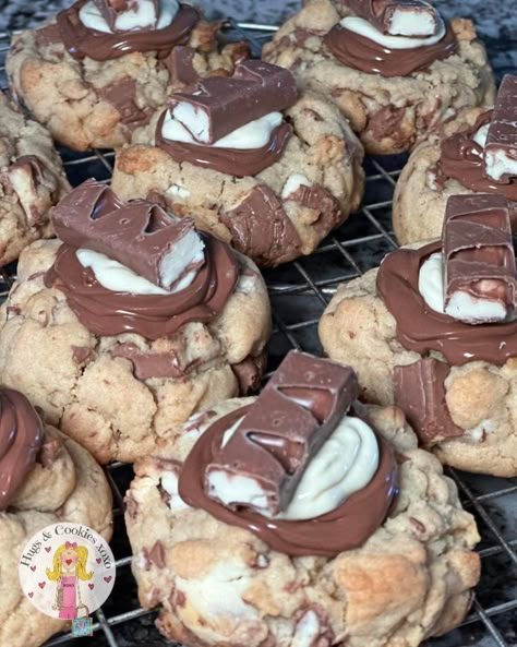 Big Cookies Aesthetic, Cookies For Selling, Kinder Cookies Recipe, Different Kinds Of Cookies, Best Selling Cookies, Pictures Of Cookies, Bueno Cookies, Big Cookie Recipe, Cookies Pictures