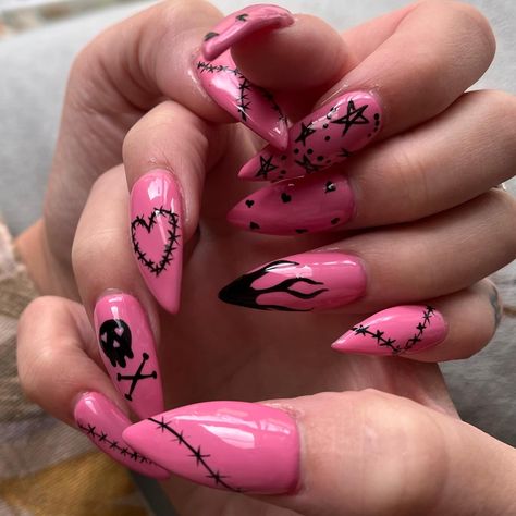 Punk Barbie Nails, Emo Nail Art Goth, Goth Vday Nails, Pink Goth Nails Grunge, Punk Nail Art Grunge, Cute Creepy Nails, Punk Rock Acrylic Nails, Goth Valentines Nails Acrylic, Mgk Birthday Ideas