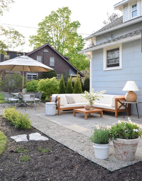 Backyard Patio Makeover, Pea Gravel Patio, Patio Layout, Gravel Patio, Pools Backyard, Backyard Oasis Ideas, Pea Gravel, Casa Exterior, Backyard Inspiration