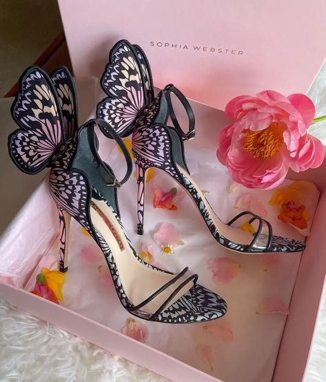 Your BAG&SHOES on Instagram: “YES or NO? 😍🦋🦋 📸@gheely .@sophiawebster . . . .…” Sofia Webster Shoes, Sophia Webster Heels, Sophia Webster Shoes, Luxury Heels, Girls Heels, Cute Heels, Yes Or No, Sophia Webster, Sandals Women