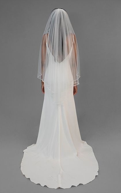 Finger Length Veil, Veil Fingertip Length, Finger Tip Length Veil, Medium Veil Wedding, Minimalist Wedding Veil, Knee Length Veil, Waist Length Veil, Fingertip Veil Hair Down, Mid Length Veil