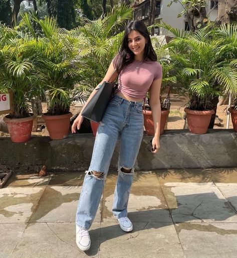 [AffiliateLink] 88 Top Casual College Outfits Indian Tricks You Have To See Today #casualcollegeoutfitsindian College Outfits Girls Style, Freshers Party Outfit College Western, College Fits Summer, Mid Size Bodies Outfits, Cute College Outfits Summer, Basic Outfits Ideas, Girly Outfits Jeans, Mostlysane Outfits, Everyday College Outfits Casual