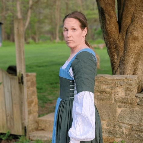 Tudor Kirtle: Finding the Fit, Part 1 - Wandering with Jeannie Kirtle Pattern, Tudor Kirtle, Tudor Tailor, Make Bias Tape, The Tudor, Spiral Pattern, Zip Ties, Running Stitch, Bias Tape