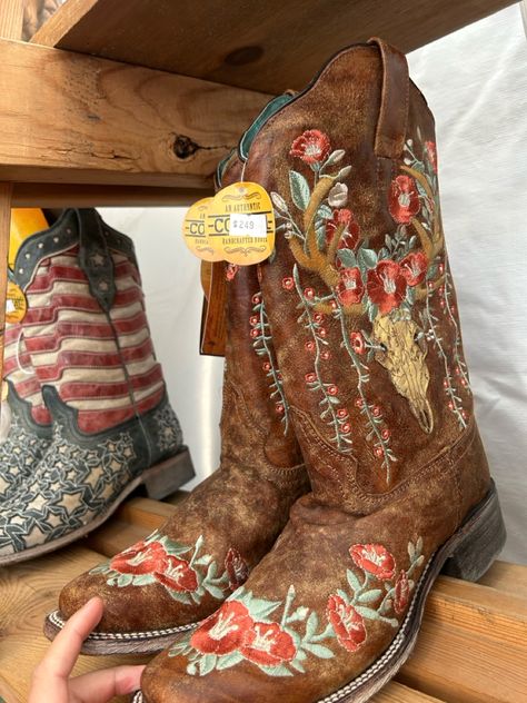 Cowboy Boot Aesthetic, Painted Cowboy Boots, Cowgirl Boots Aesthetic, Pierced Clothing, Boot Aesthetic, Cowboy Boots Aesthetic, Painted Aesthetic, Coquette Cowgirl, 3 Aesthetic