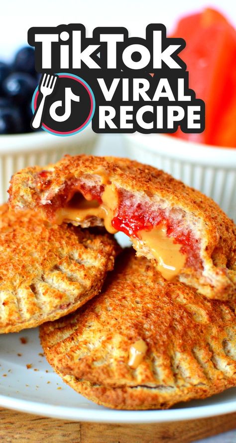 Fried Uncrustable Recipe, Peanut Butter Jelly Recipes, Fried Butter, Peanut Butter Jelly Sandwich, Fried Dessert, Peanut Butter Snacks, Peanut Butter Sandwich, Lunch Recipe, Brown Bread