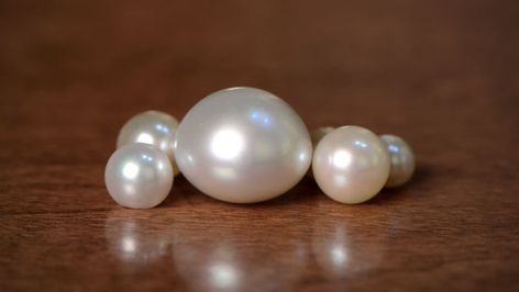 (Updated) June Birthstone - Pearl, Moonstone, and Alexandrite Estate Diamond Jewelry, Alexandrite Jewelry, Pearl And Diamond Necklace, Types Of Crystals, June Birthstone Jewelry, Moonstone Crystal, Blue Moonstone, Shopping Tips, June Birthstone