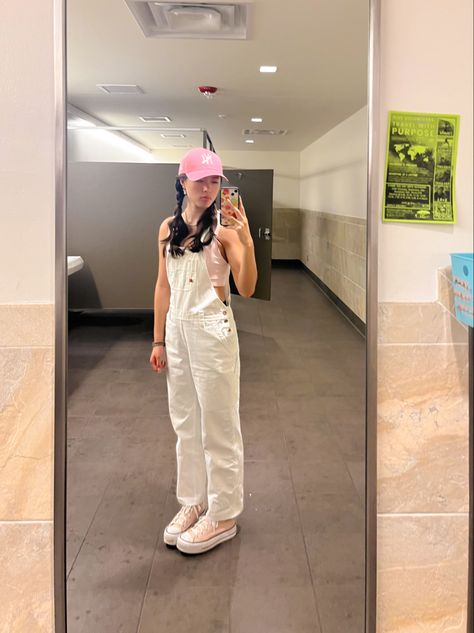 White Dickies Overalls Outfit, Outfits With Light Pink Shoes, Outfits With Light Pink Converse, Peach Converse Outfit, Light Pink Shoes Outfit, White Dickies Outfit, Light Pink Converse Outfit, Dickies Overalls Outfits Women, Converse Pink Outfit