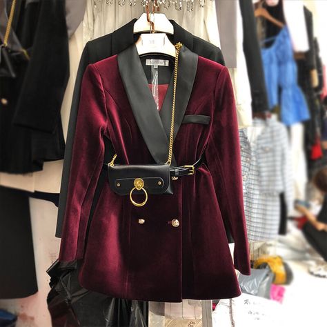 Velvet Blazer Outfit, Velvet Suit, Velvet Coat, Woman Suit Fashion, Trendy Fashion Tops, Velvet Blazer, Fashion Attire, Matches Fashion, Mode Hijab