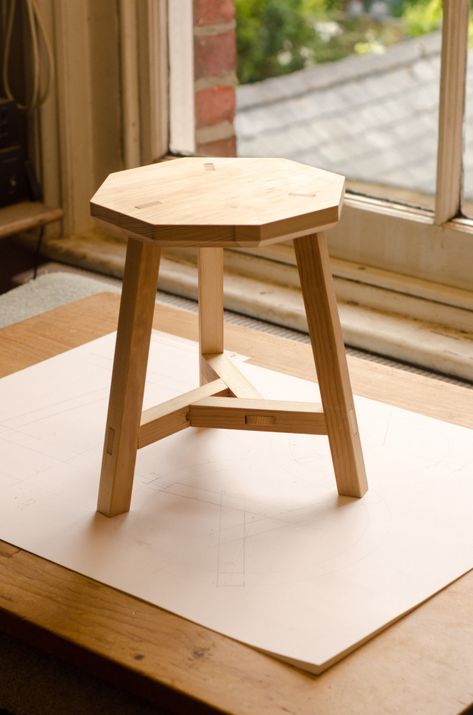 Wooden Stool Designs, Chinese Stool, Meja Nakas, Wood Chair Design, Diy Stool, Kursi Bar, Desk Diy, Woodworking Bed, Intarsia Woodworking