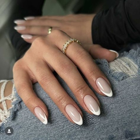 Almond Nail Ideas, Almond Shaped Nails Designs, Oval Nails Designs, Nail Buffers, Wine Nails, Golden Nails, Tropical Nails, Almond Shape Nails, Nails Set