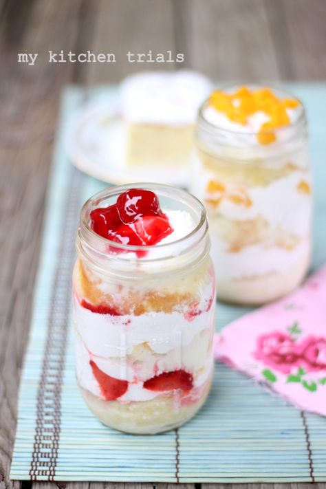 tres leches in a jar Parfait Desserts, Serrated Knife, Dessert In A Jar, Cake In A Jar, Tres Leches Cake, Tres Leches, Food Drinks Dessert, Bakery Recipes, Fun Baking Recipes