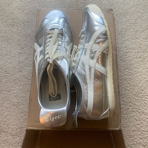 Silver And White Asics Onitsuka Tiger Real, Authentic Size 8 In Women’s Never Worn Perfect Condition Comes With Box! Price Is Firm. Do Not Offer Silver Tennis Shoes, Silver Asics, Silver Shoes Outfit, Onitsuka Tigers, Onitsuka Tiger Women, White Asics, Tiger Color, Asics Onitsuka, Asics Tiger