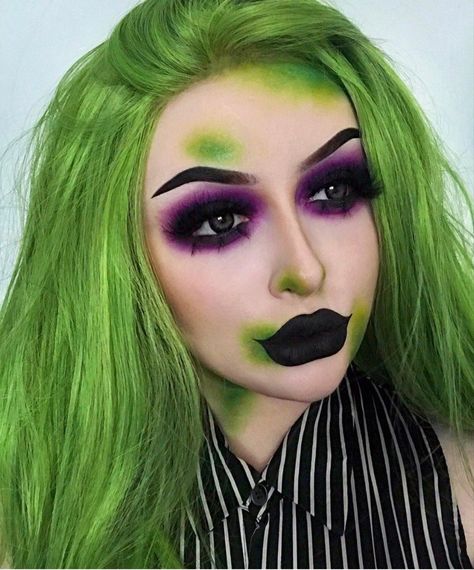 Beetlejuice Halloween Costume, Halloween Juice, Beetlejuice Makeup, Halloweenský Makeup, Holloween Makeup, Beetlejuice Halloween, Cute Halloween Makeup, Halloween Makeup Pretty, Cool Halloween Makeup