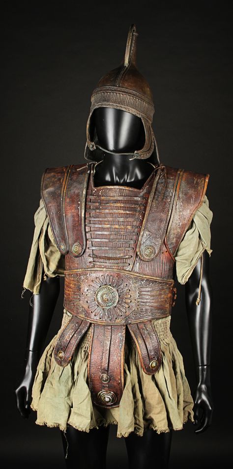 Greek Upper Body Armour And Tunic Achilles Brad Pitt, Greek Armour, Medieval Characters, Ancient Greek Clothing, Armour Ideas, City Of Troy, Dnd Oc, Greek Soldier, Eric Bana