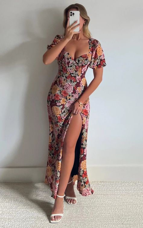 Top 25 Trendy Summer Dresses for Wedding Guests - Stand Out in Style! 3 Fall Mexico Wedding Guest Dress, Short Casual Summer Dresses, Floral Clothes Aesthetic, Brewery Wedding Guest Outfit, Wedding Rehearsal Dinner Outfit Guest, Backyard Wedding Guest Outfit, Winery Wedding Outfit Guest, Quince Guest Outfit, Barn Wedding Guest Outfit