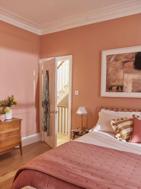 Salmon Bedroom, Peach Bedroom, Coral Room, Wall Color Combination, Colorful Interior Design, Flat Ideas, Pink Bedroom, Pink Room, Bedroom Inspo