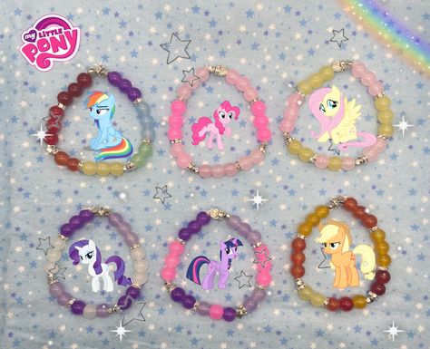 My little pony inspired beaded bracelets ! 2inches wide and is stretchy ! My Little Pony Bracelets, Mlp Bracelets, Glass Beads Bracelet Ideas, Bracelet Buisness, Bracelet Business, Pony Bead Bracelets, Pandora Armband, Bff Jewelry, Kandi Ideas