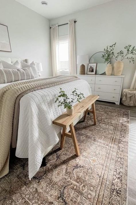 Home Spanish Style, Art Above Dresser, Modern White Bed, White Quilt Bedding, Organic Modern Home Decor, White Dresser Bedroom, Organic Modern Home, Modern Organic Home, Home Decor Neutral