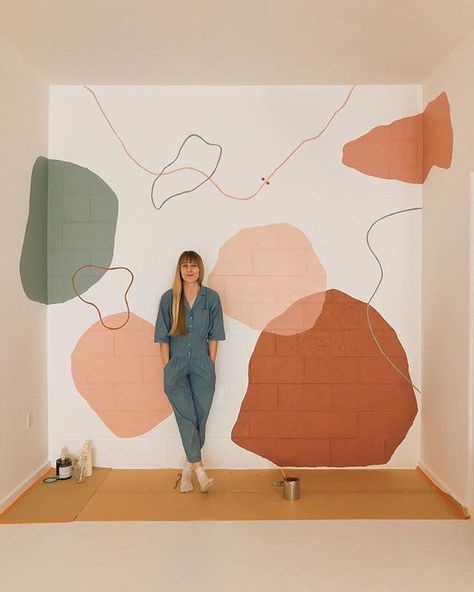 Abstract Interior Mural by Tiffany Lusteg seen at Christina Sfez, San Diego Interior Murals, Mural Art, Cheap Home Decor, Wall Paint, Abstract Shapes, 인테리어 디자인, Installation Art, Home Deco, Room Inspiration