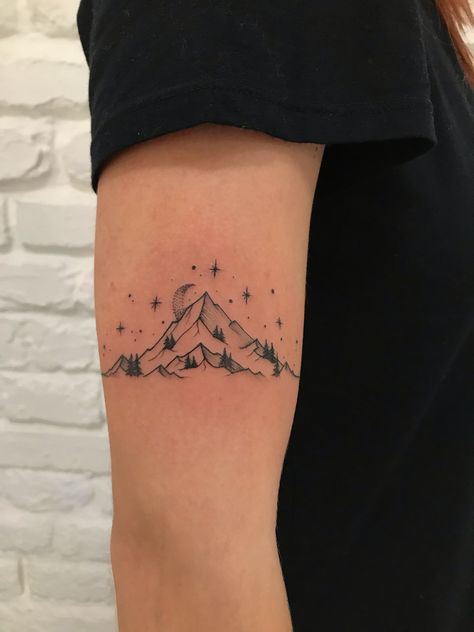 Mountain Tattoo On Arm Women, Moutain Tattoos For Women, Outdoors Tattoos For Women, Utah Tattoo Ideas, Tiny Mountain Tattoo, Acotar Mountain, Winter Tattoos, Velaris Tattoo, Moutain Tattoos