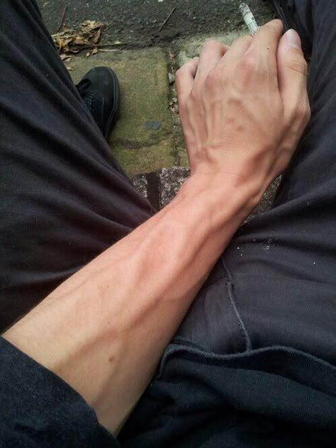 Male hand Arm Veins, Veiny Arms, Hand Veins, Foto Top, Hot Hands, Kuroo Tetsurou, 남자 몸, Hand Reference, Hand Pictures