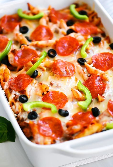 Casserole With Spaghetti Noodles, Supreme Pizza Casserole, Supreme Pizza Pasta, Pepperoni Pizza Pasta Salad, Pizza Pasta Recipe, Chicken Tikka Masala Recipes, Supreme Pizza, Pizza Casserole, Spaghetti Noodles