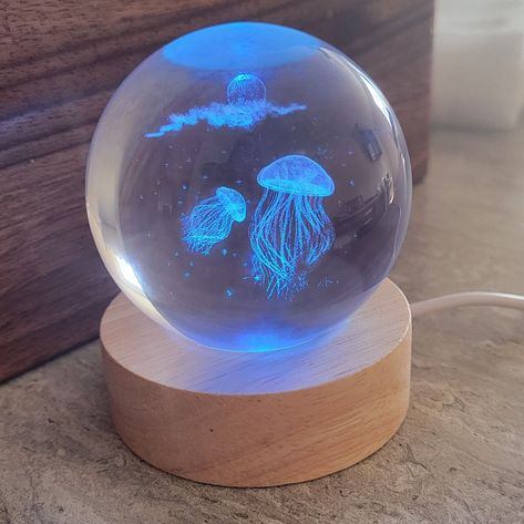 Jelly Fish Room Decoration, Aquatic Themed Bedroom, Jellyfish Items, Stuff For Room Decor, Magical Objects Ideas, Room Ideas Ocean Themed, Jelly Fish Room Decor, Jellyfish Things, Ocean Office Decor