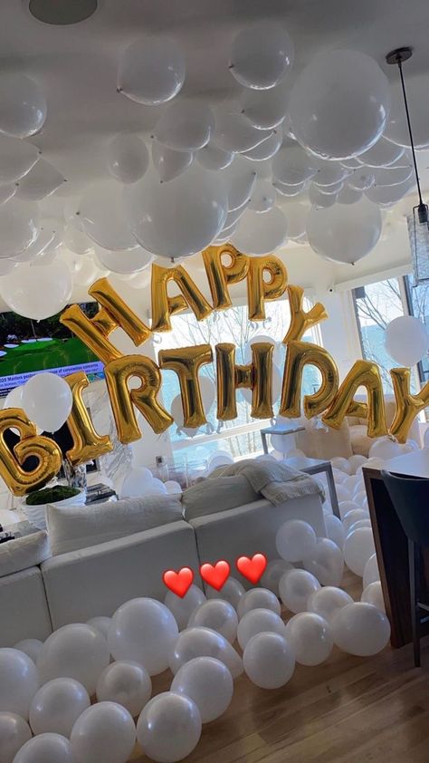 23rd Birthday Decorations, Bday Gift For Boyfriend, Surprise Birthday Decorations, 18th Birthday Party Themes, 16th Birthday Decorations, Birthday Goals, Birthday Ideas For Her, Cute Birthday Ideas, Pool Birthday