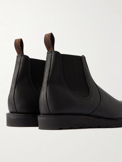 Red Wing Shoes' Chelsea boots are part of its 'Heritage' collection dedicated to classic styles from the past. Made on the label's '8' last with room in the toe box, they have 'Black Harness' leather uppers and Goodyear-welted soles that can be replaced when the time comes. Chelsea Boots For Men, Black Harness, Red Wing Shoes, Wing Shoes, Chelsea Boots Men, Summer Sunglasses, Boots For Men, Black Chelsea Boots, Red Wing