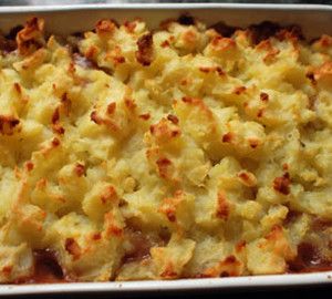 Cottage pie in turbo oven.This family favorite is ideal for midweek family meal in winter,served with a fresh vegetable such as broccoli. Delicious!!! Turbo Oven Recipes, Pan Roasted Carrots, Best Shepherds Pie Recipe, Halogen Oven Recipes, Vegetarian Shepherds Pie, Roasted Carrots Recipe, Irish Cuisine, Shepherds Pie Recipe, Fish Pie