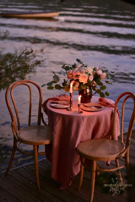 Romantic Table For 2, Romantic Tablescape For Two, Cottage Core Valentines Day, Romantic Set Up, Home Picnic Ideas, Romantic Dinner Setting For Two, Romantic Dinner Table Setting For Two, Table For Two Romantic, Romantic Table Setting For Two