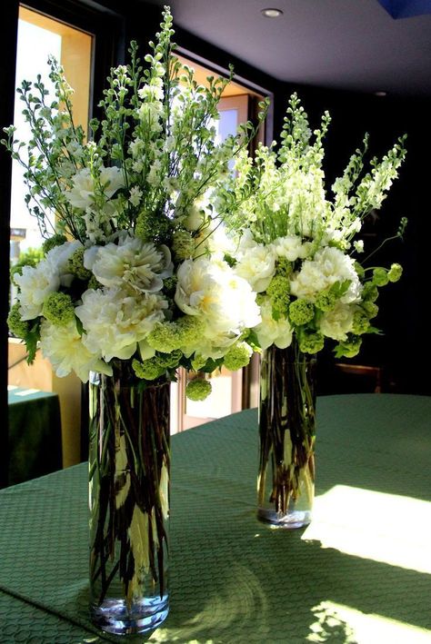 Tall Flower Arrangements, Tall Wedding Centerpieces, Wedding Floral Centerpieces, Tall Centerpieces, Tall Flowers, Rustic Wedding Centerpieces, Garden Types, Engagement Party Wedding, Trendy Flowers