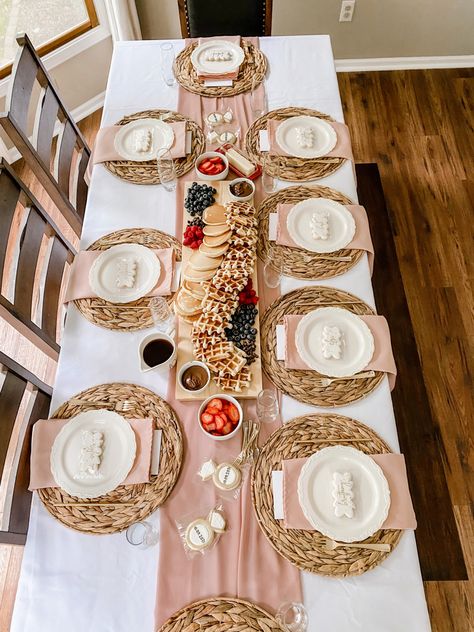 Bridesmaid proposal brunch 🍾😍 Bridesmaid Proposal Table Set Up, Garden Theme Brunch, Bridesmaid Proposal Brunch Decorations, Bridesmaid Brunch Proposal, Bridal Brunch Table Setting, Bridesmaids Proposal Brunch, Brunch Engagement Party Ideas, Bridesmaid Proposal Brunch Ideas, Bridesmaid Proposal Lunch